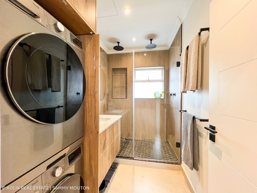 To Let 1 Bedroom Property for Rent in Sea Point Western Cape